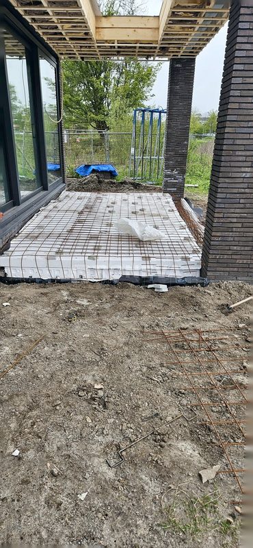 Aanbouw met betonvloer, tijdens de werkzaamheden (1)