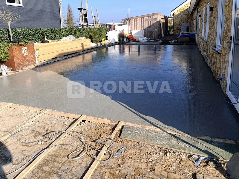 Aanbouw van fundering tot dak, tijdens de werkzaamheden (3)
