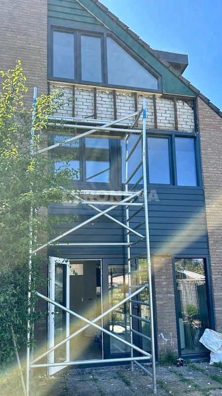 Gevelrenovatie met isolatie, tijdens de werkzaamheden (2)