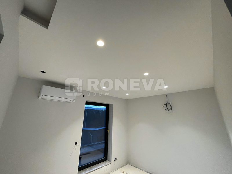 Verlaagd plafond met LED in villa, na oplevering (5)