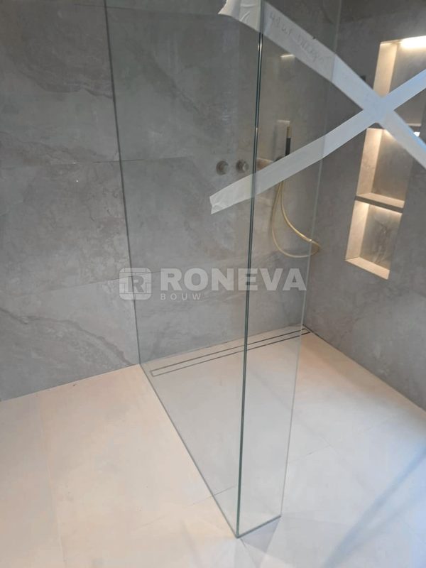 Verlaagd plafond met LED in villa, na oplevering (6)