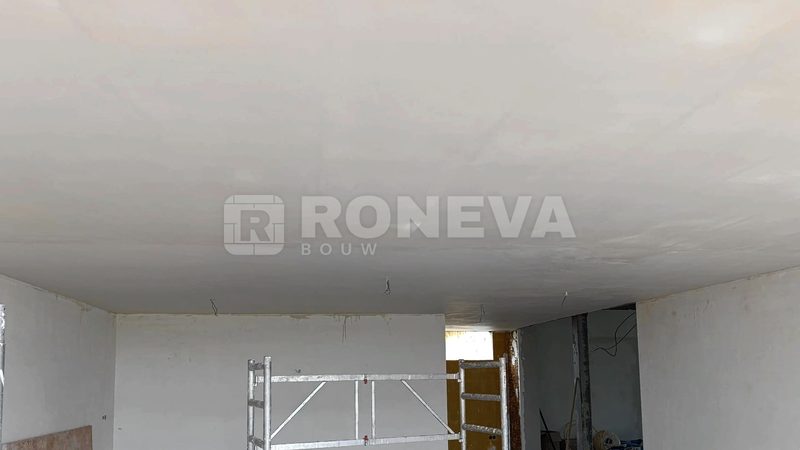 Stucwerk en sauswerk, tijdens de werkzaamheden (2)